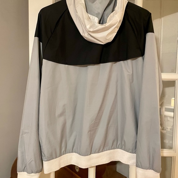 Nike 💨 Windrunner 🧥 Jacket - Picture 3 of 3